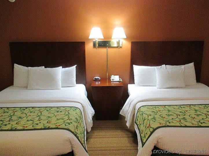 Red Carpet Inn And Suites Plymouth Zewnętrze zdjęcie