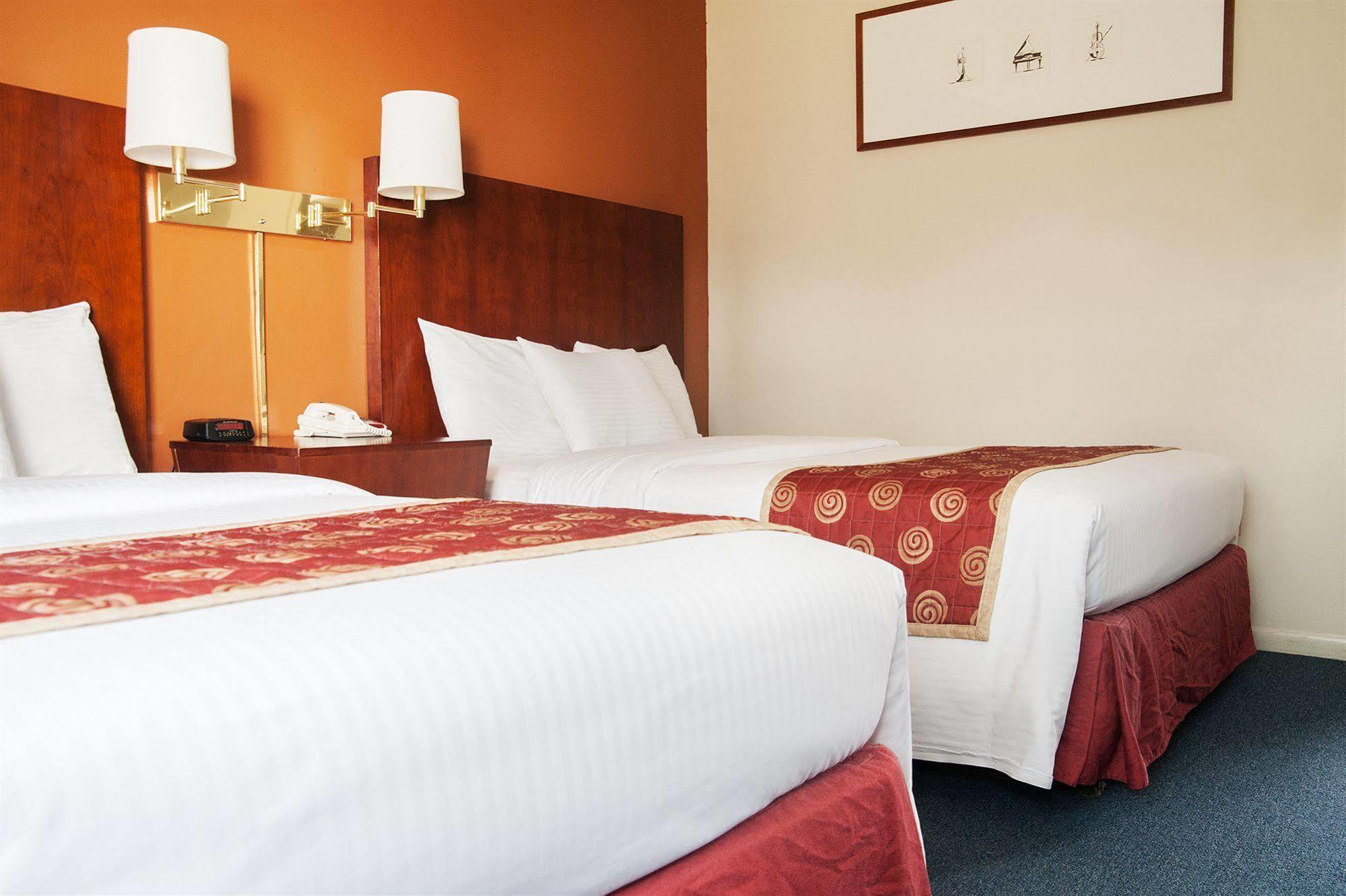Red Carpet Inn And Suites Plymouth Zewnętrze zdjęcie